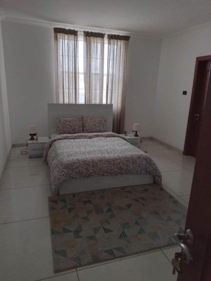 Tricia'S Place - One Family At A Time Apartman Accra Kültér fotó
