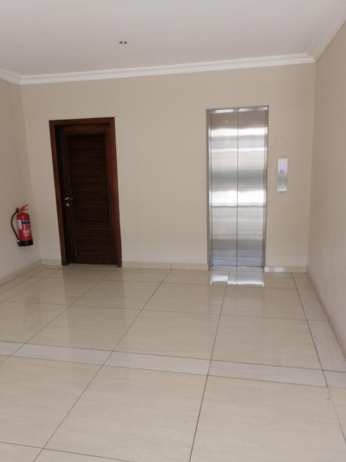 Tricia'S Place - One Family At A Time Apartman Accra Kültér fotó
