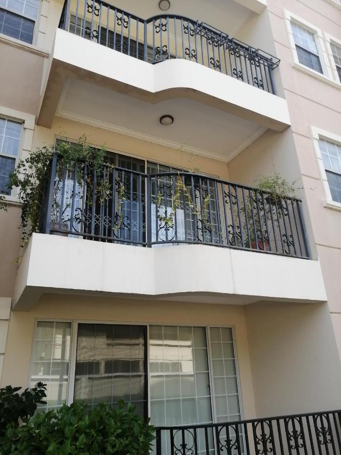 Tricia'S Place - One Family At A Time Apartman Accra Kültér fotó