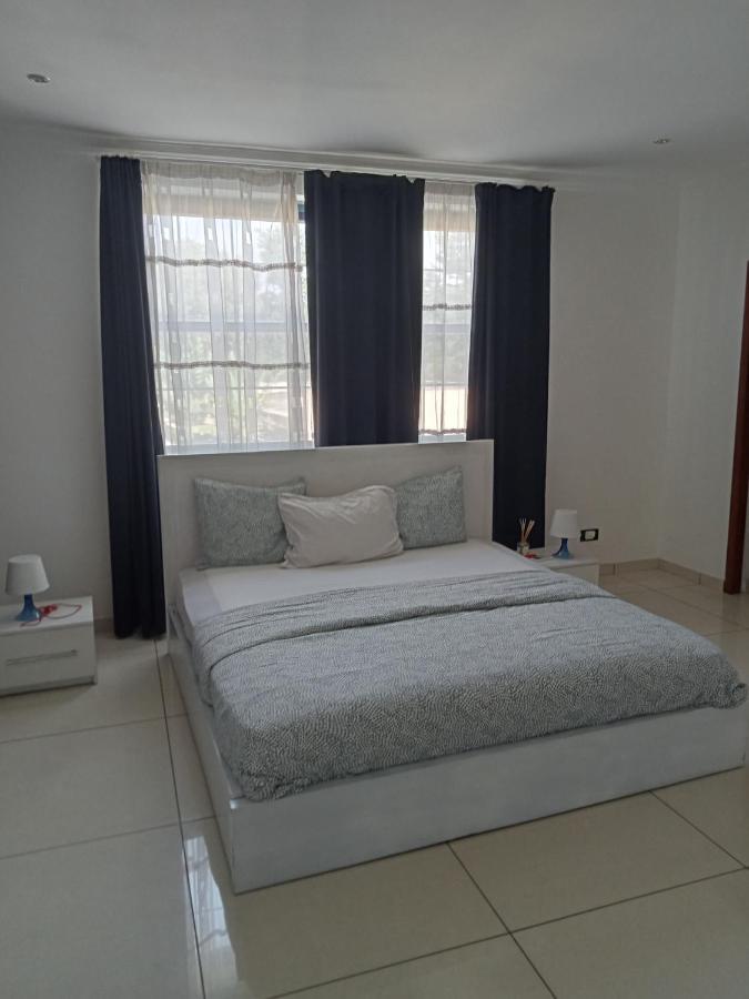 Tricia'S Place - One Family At A Time Apartman Accra Kültér fotó